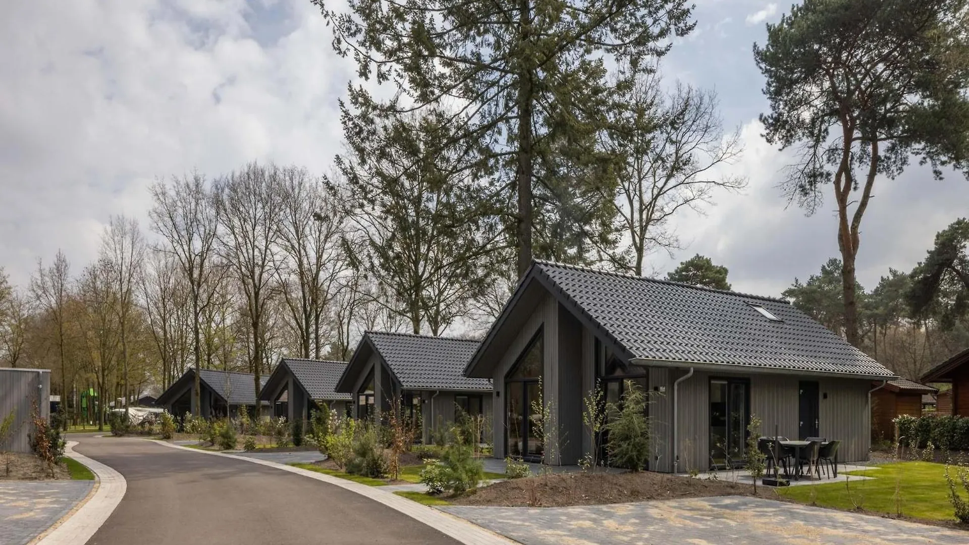 Beautiful Lodge With Sauna, Located In A Holiday Park In Brabant Oirschot Netherlands